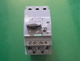 Leybold 630 Circuit Breaker